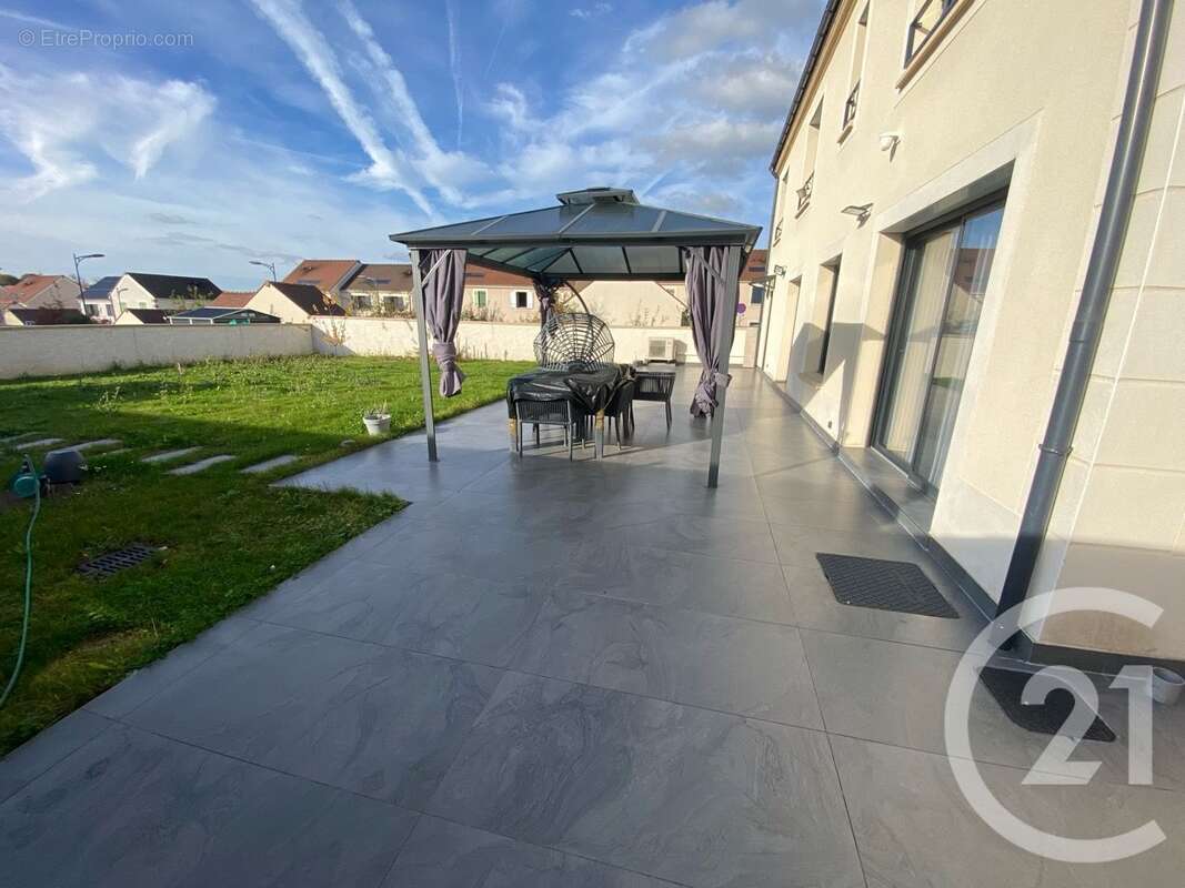 Maison à DAMMARTIN-EN-GOELE