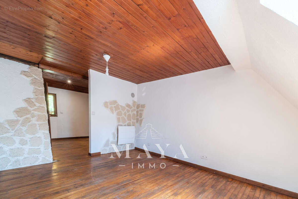Maison de village à Altkirch de 88m2 avec terrasse sur les toits. - photo 2