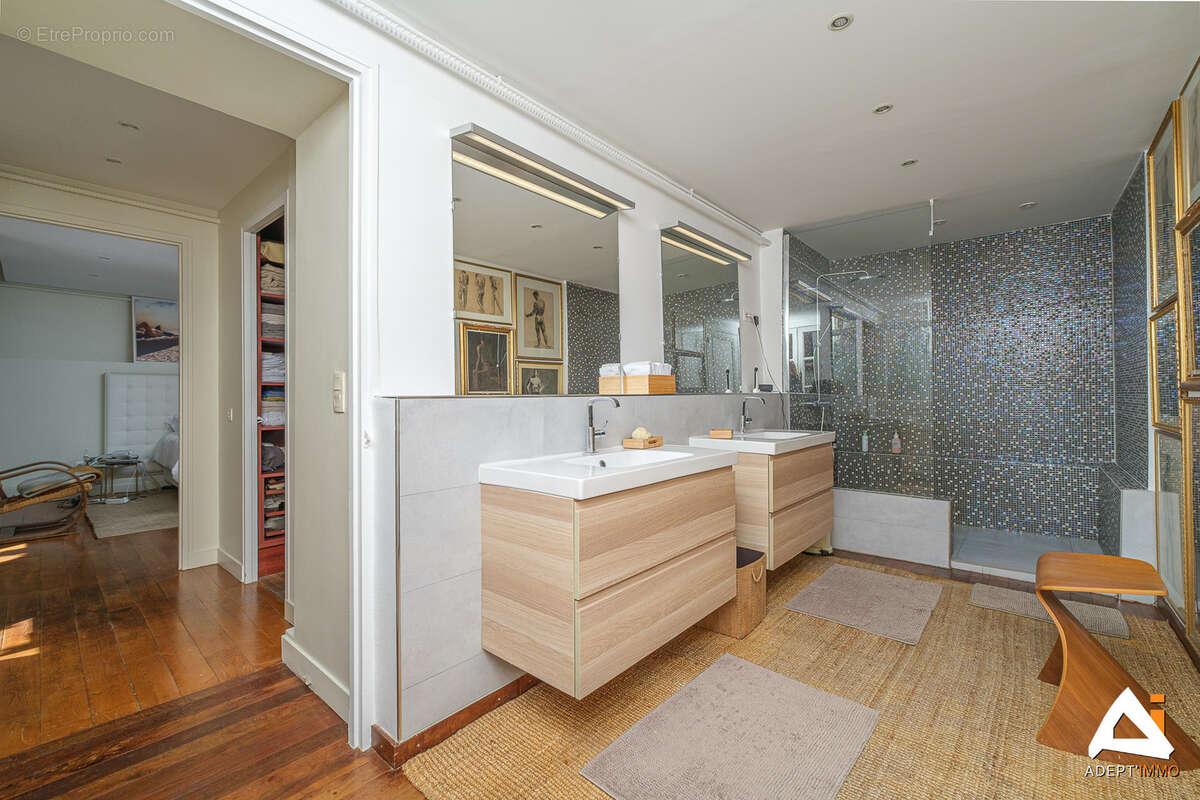 Appartement à MARSEILLE-6E