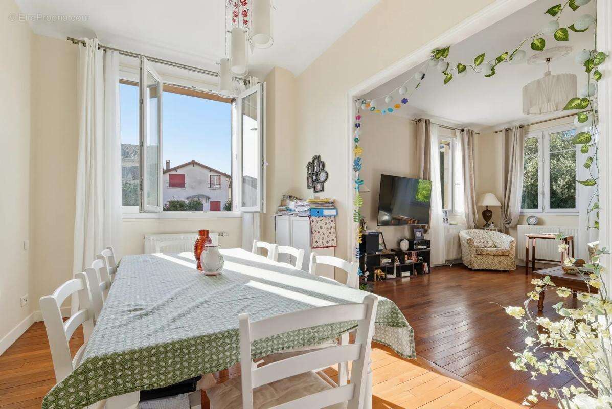Maison de 10 pièces de 250 m² à Châtillon - photo 3
