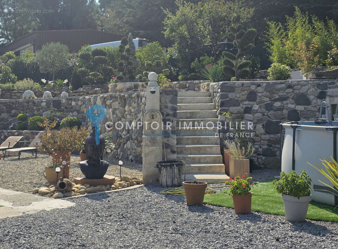 07 - jaujac - propriete en pierres  - 2 logments - sur 1774 m2  de terrain - photo 15