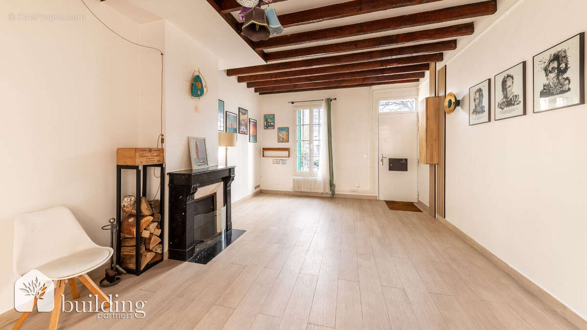 Maison à COURBEVOIE