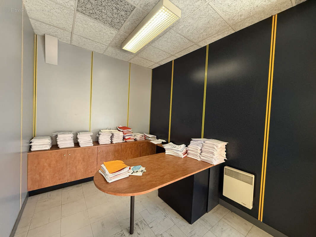 Commerce à SARLAT-LA-CANEDA