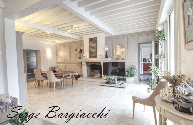 Maison 335 m² à Courchelettes  - photo 4
