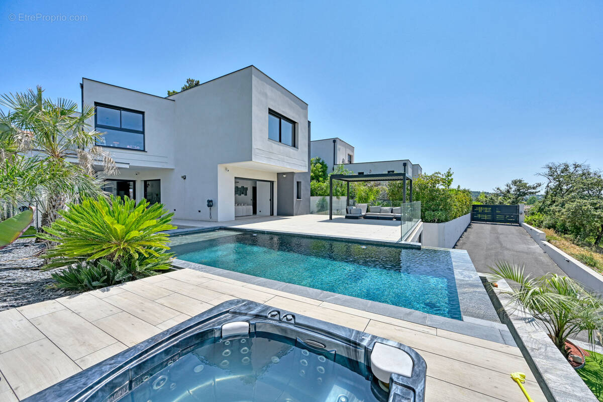 Maison à SAINT-GELY-DU-FESC