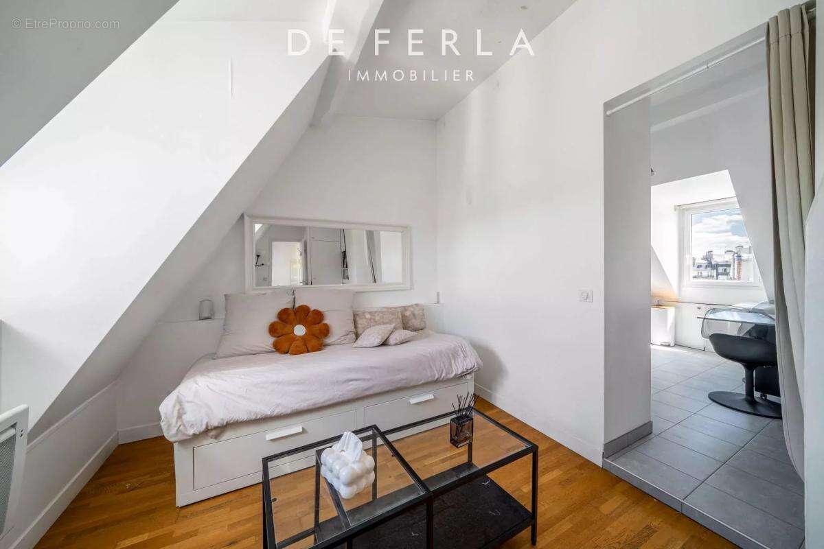 Appartement à PARIS-7E
