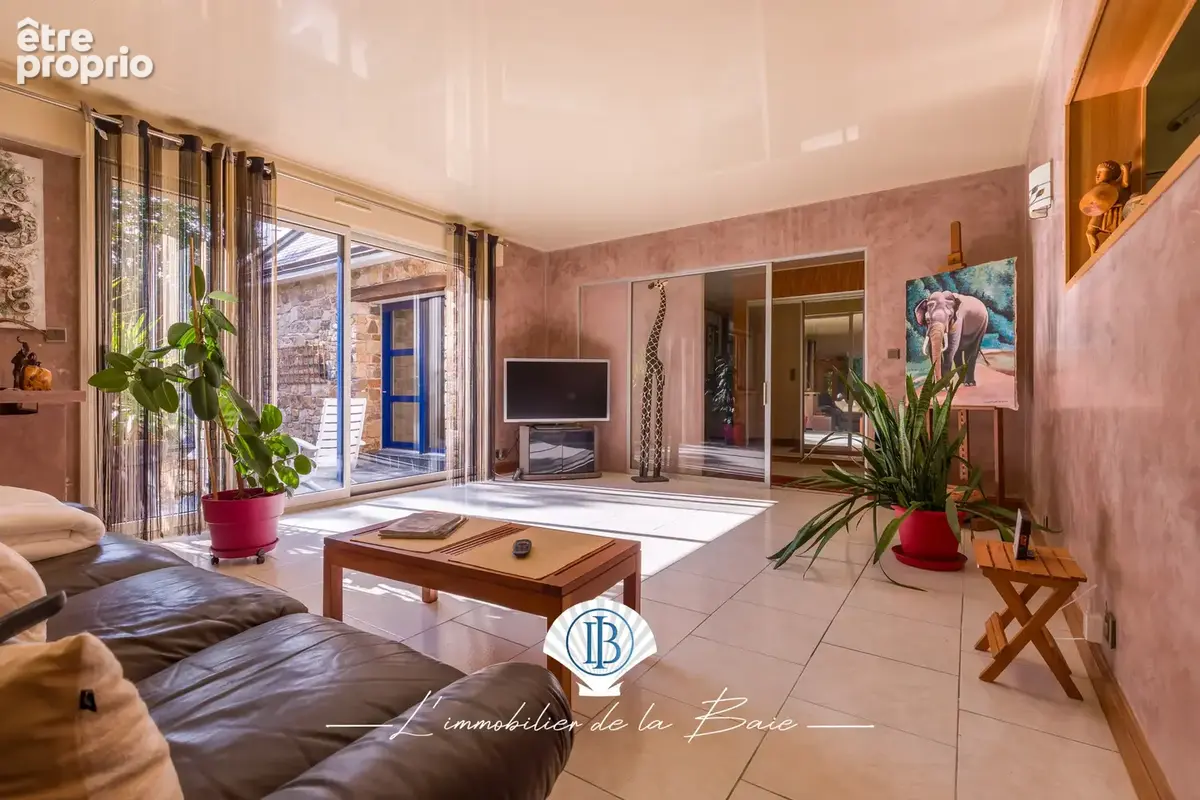 Villa de 346m2 avec parc de 4700m2 proche de la mer - photo 8