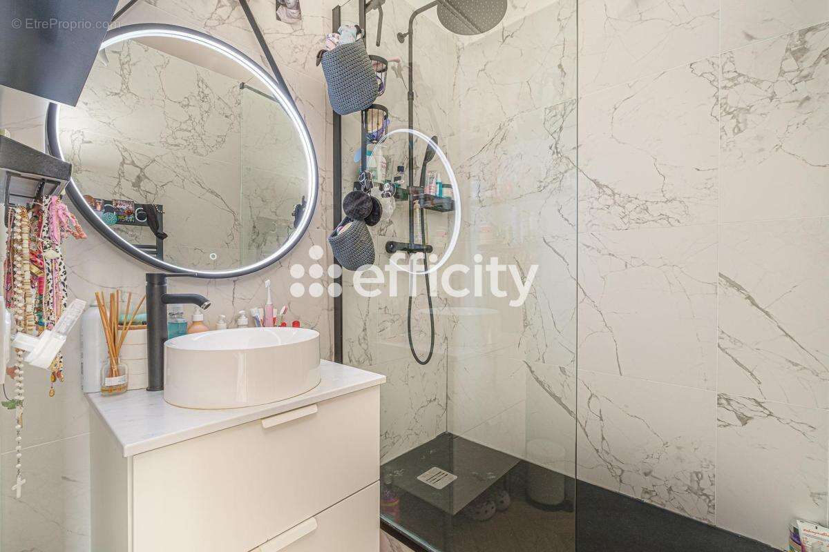 Appartement à MARSEILLE-8E