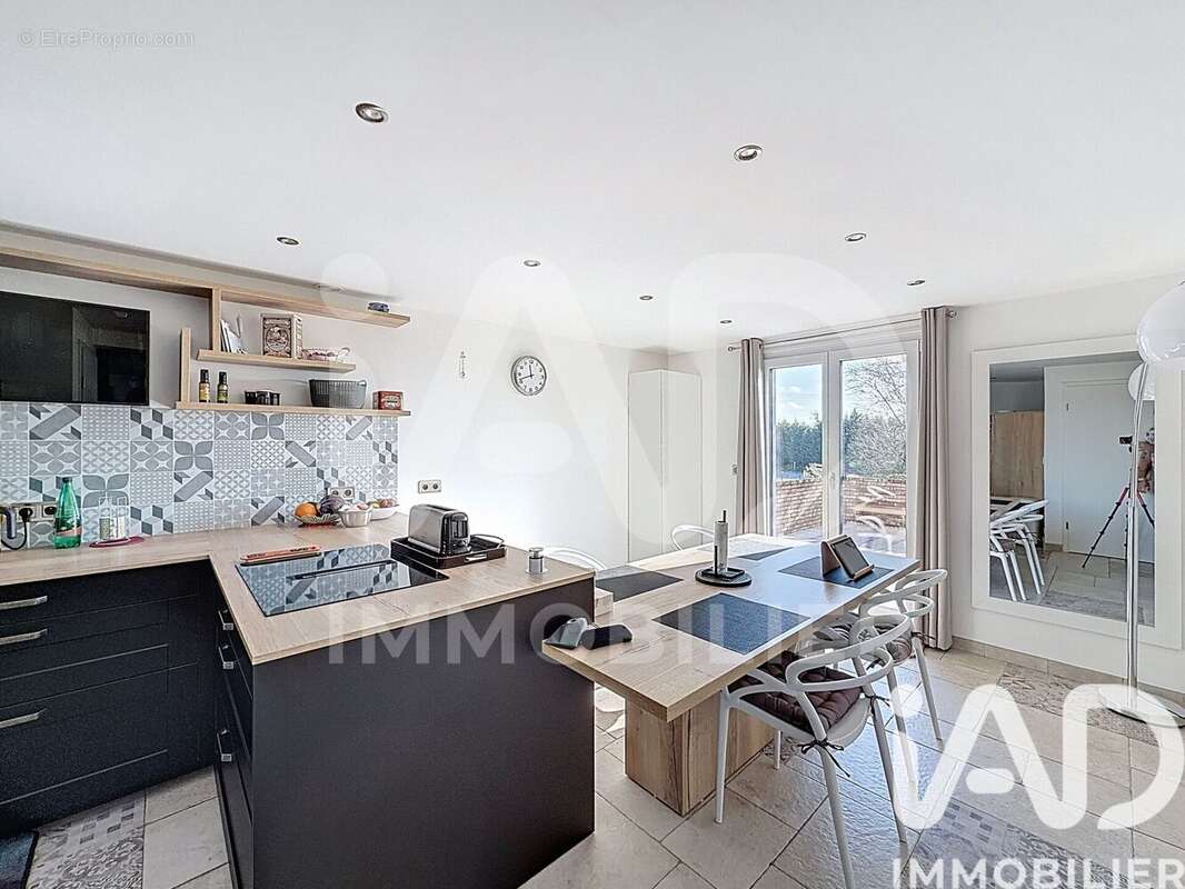 Photo 4 - Maison à VAL-DE-BRIDE