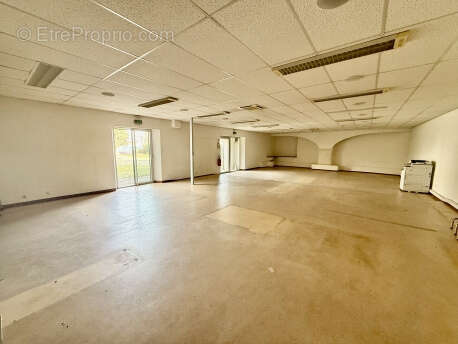 Commerce à PIERRELATTE