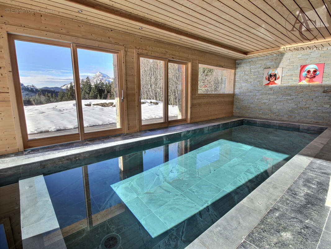 Maison à NOTRE-DAME-DE-BELLECOMBE