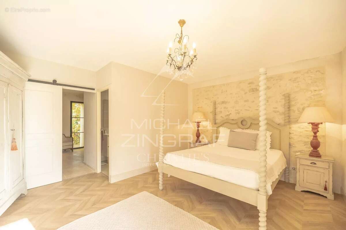 Maison à L&#039;ISLE-SUR-LA-SORGUE