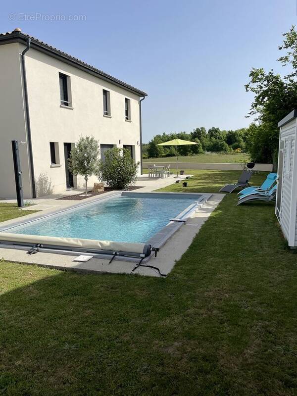 Maison à SAINT-DIDIER-DE-FORMANS