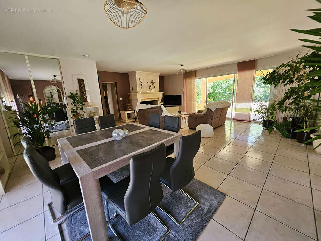 Maison Marsac Sur L Isle 6 pièce(s) 130 m2 - photo 5