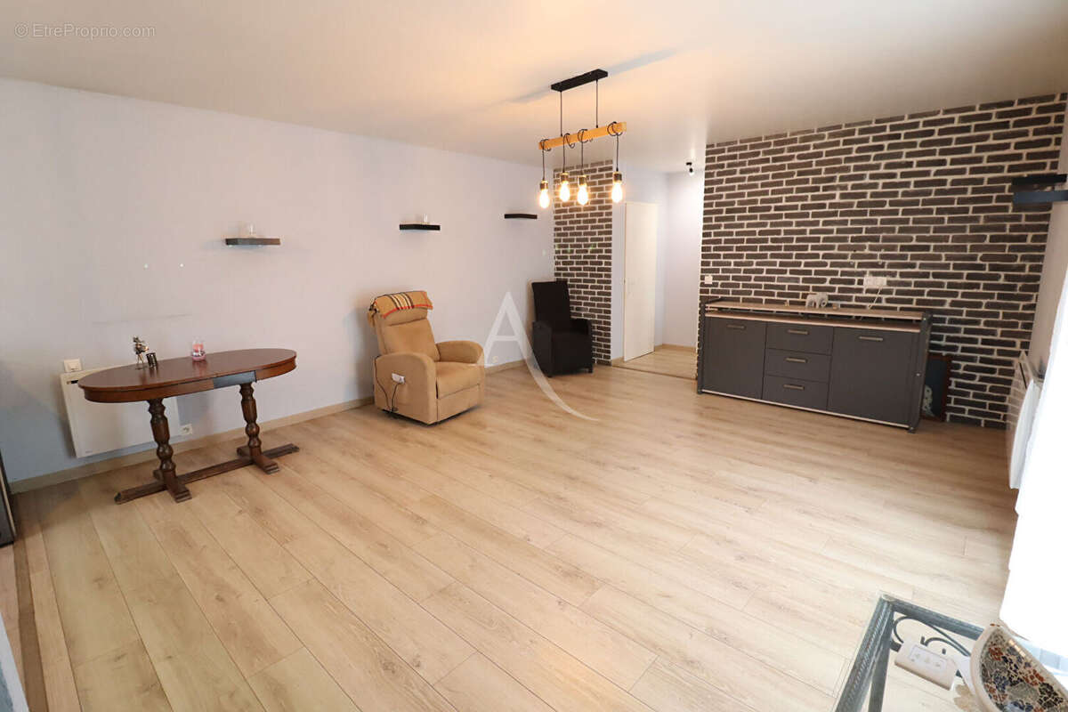 Appartement à VAL-DE-REUIL