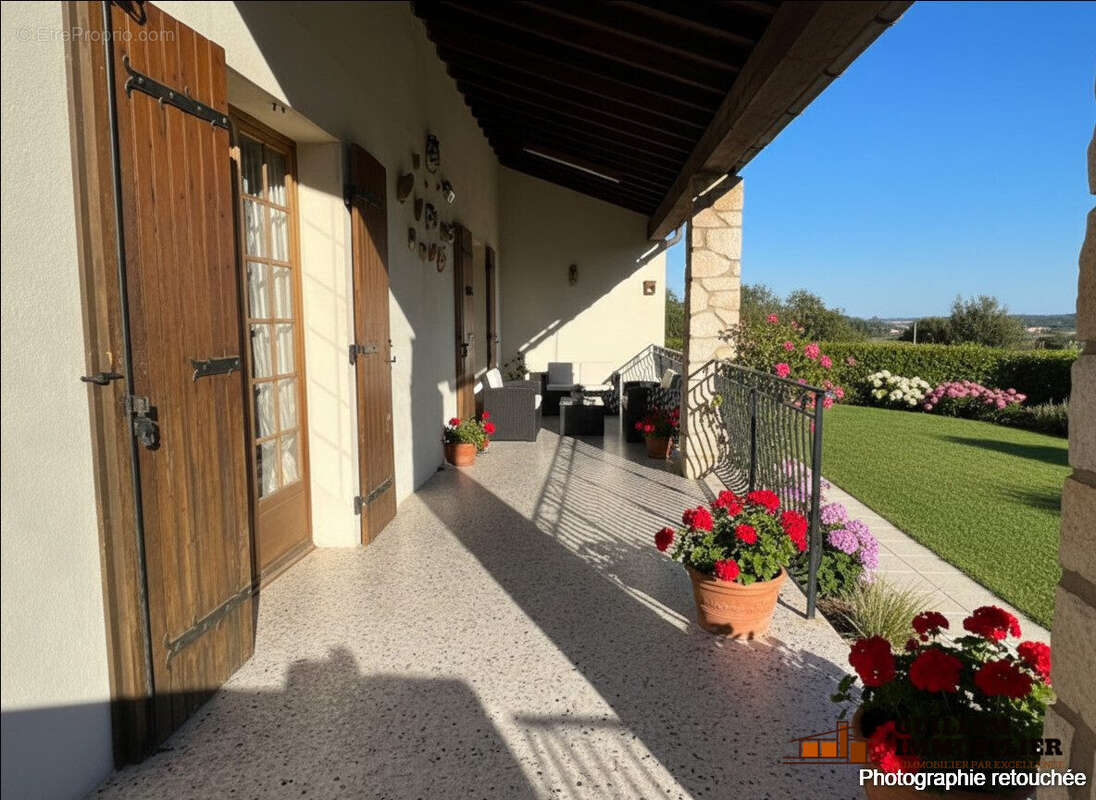 Photo terrasse - Maison à GRANS