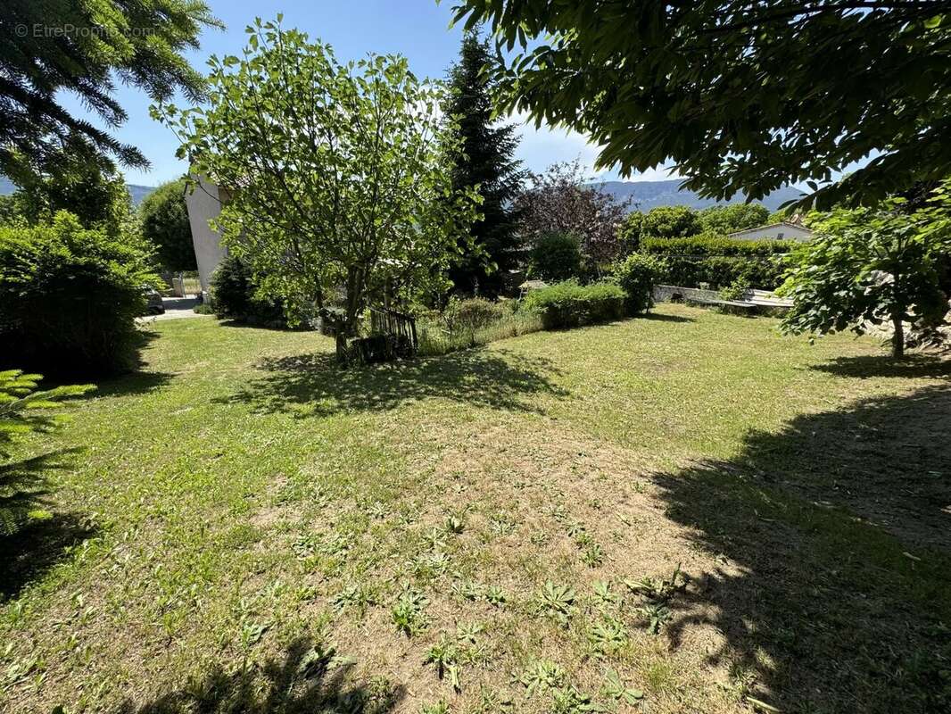 Maison à BERRE-LES-ALPES