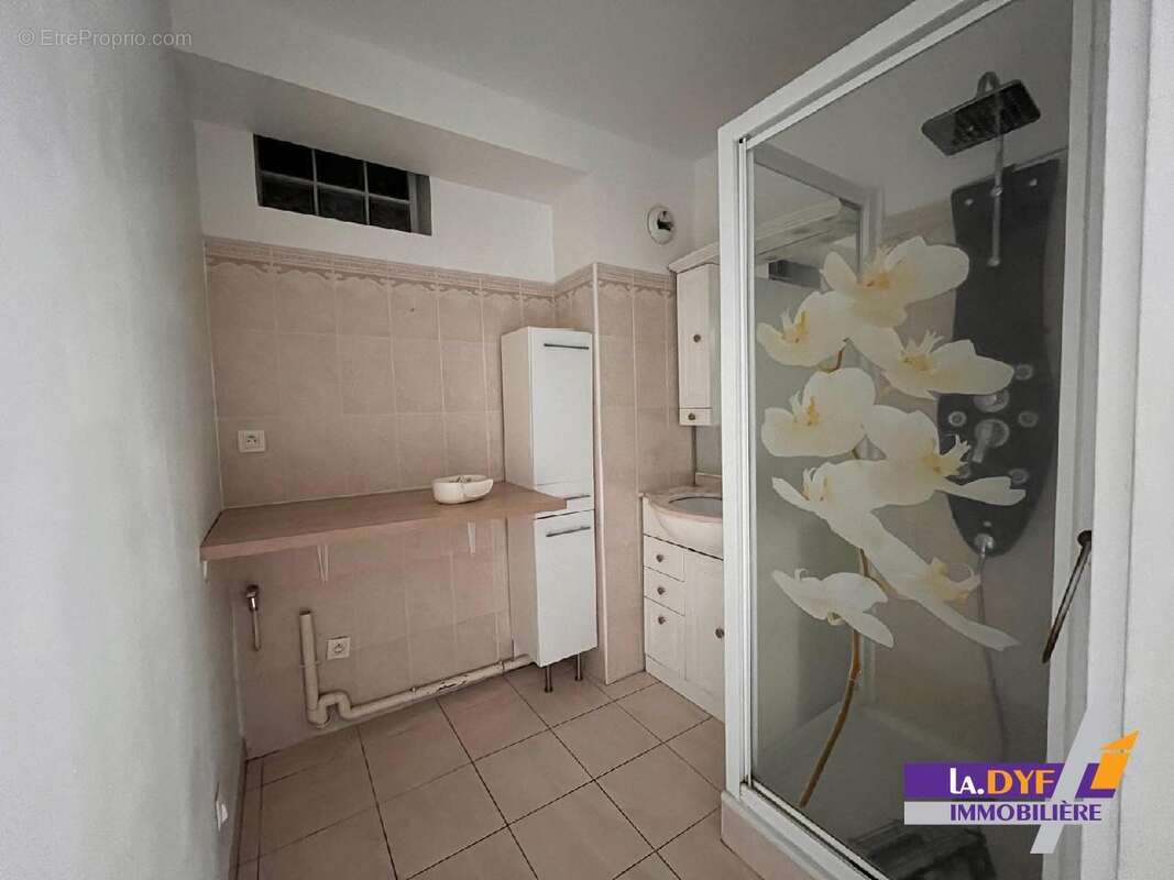 Appartement à VAUJOURS