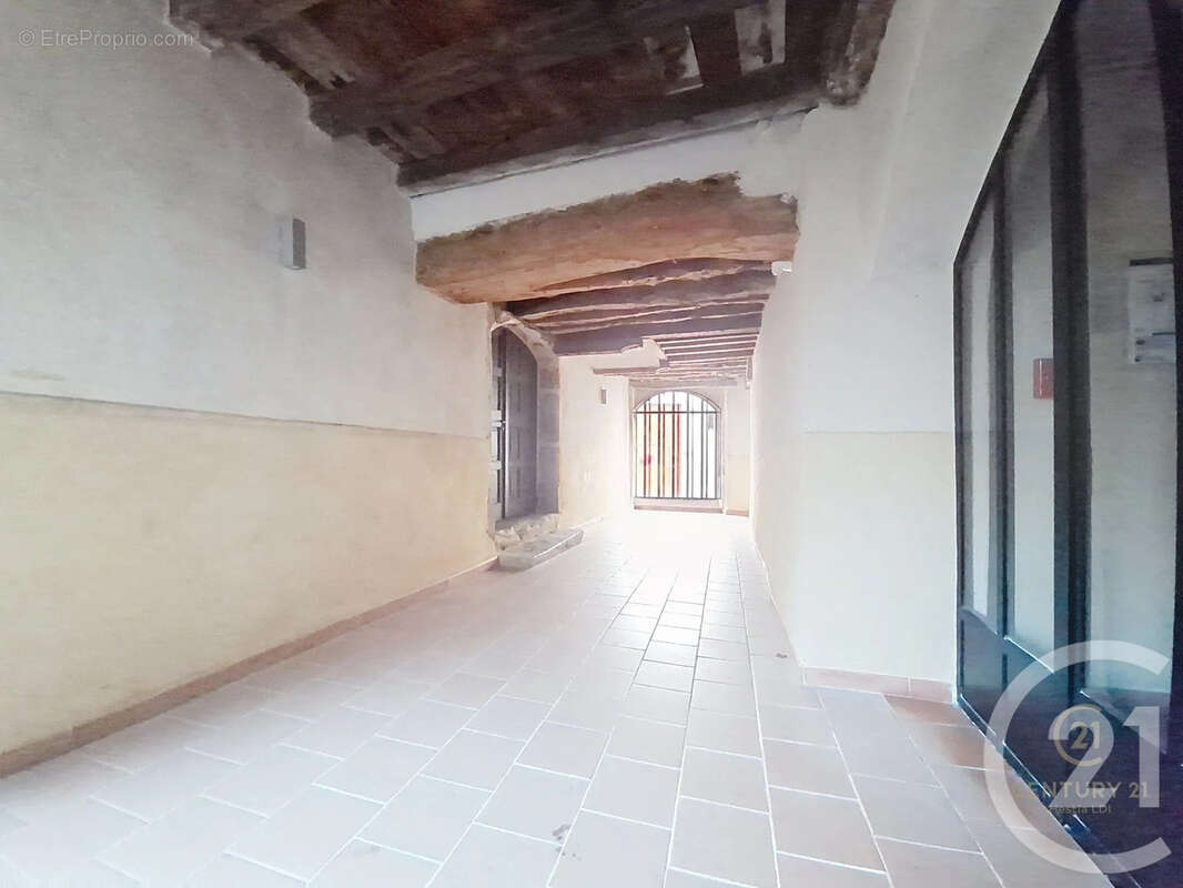 Appartement à MILLERY