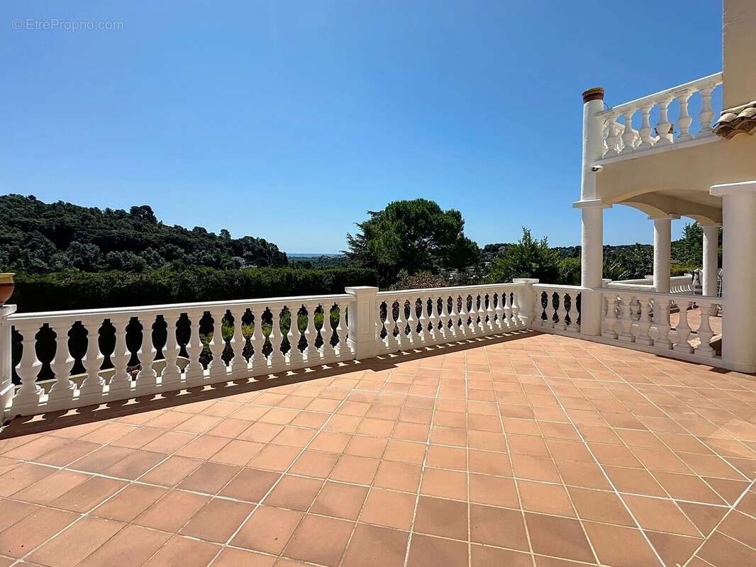GRANDE VILLA BIOT (06410) vue mer du salon et des chambres - photo 7