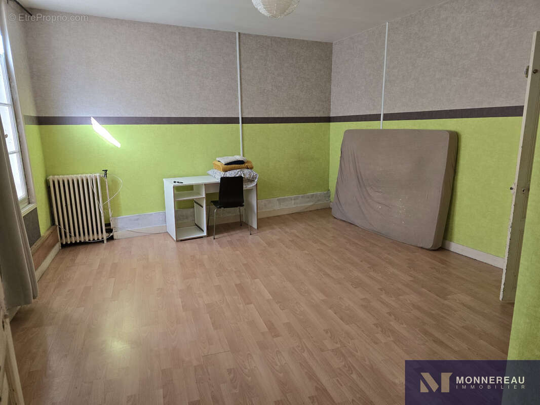 Appartement à BARBEZIEUX-SAINT-HILAIRE