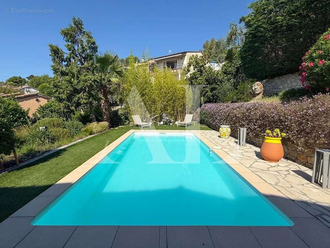 Maison à VALLAURIS