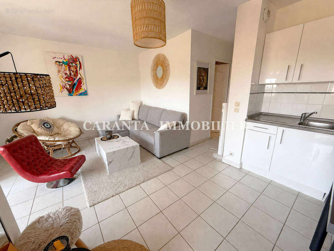 Vente appartement T2 à Ste Maxime avec terrasse, parking et piscine - photo 4