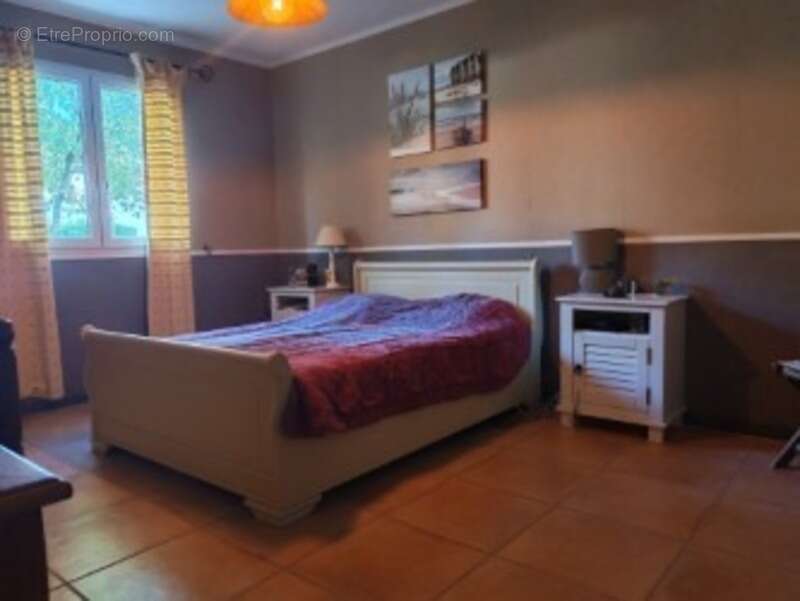 Maison à SAINT-CHRISTOPHE-DE-DOUBLE