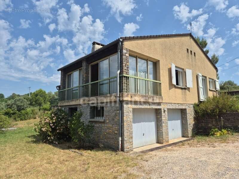 Maison à SAINT-JULIEN-LES-ROSIERS