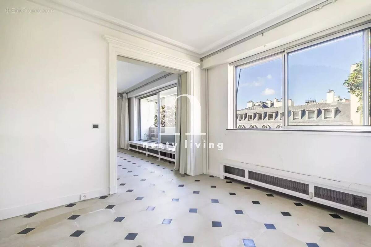 Appartement à PARIS-7E