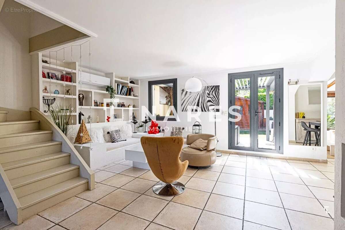 L'APAISANTE - Villa T4 de 121m² - Jardin de 186m² - Parking - 13011 LA VALENTINE - photo 2
