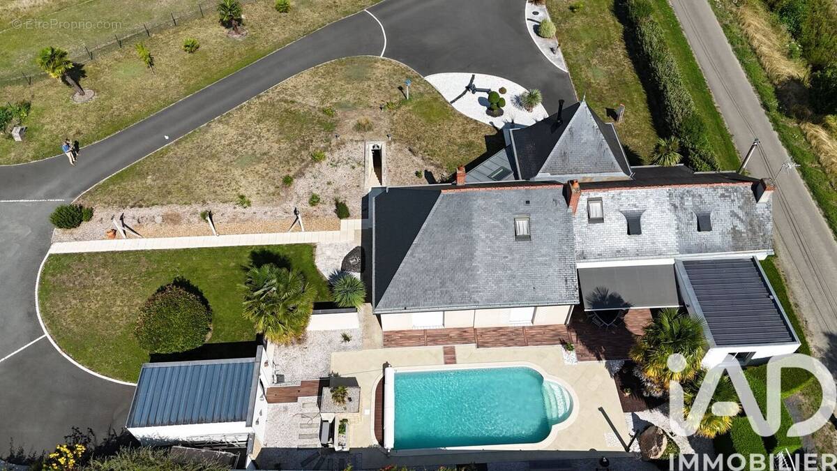 Photo 1 - Maison à SAINT-CLEMENT-DES-LEVEES