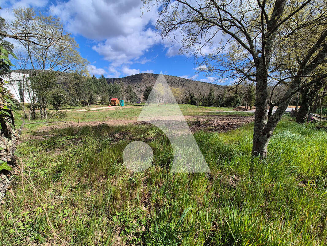 Terrain à LACHAPELLE-SOUS-AUBENAS