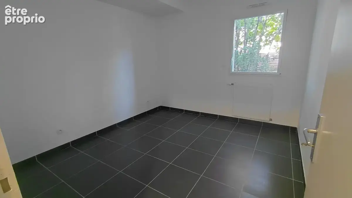 Beau rez de jardin avec garage - photo 13