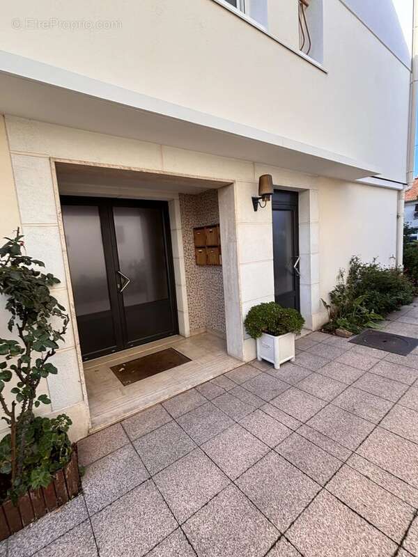 Appartement à SARTROUVILLE