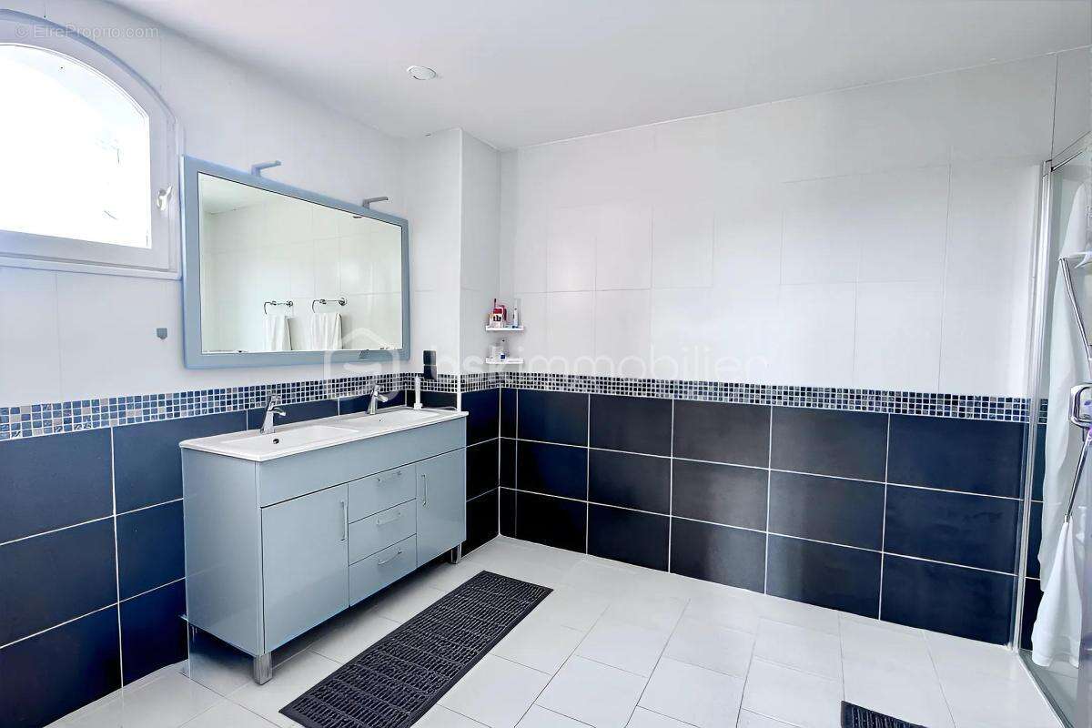 ACHAT d'une Villa 137 m² avec piscine – 4 chambres – Terrain 6 000 m² – Brignoles - photo 7