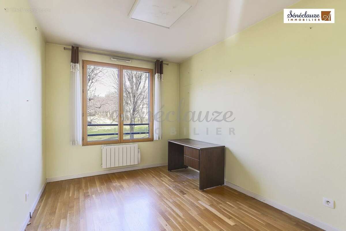 Appartement à SAINT-GENIS-LAVAL