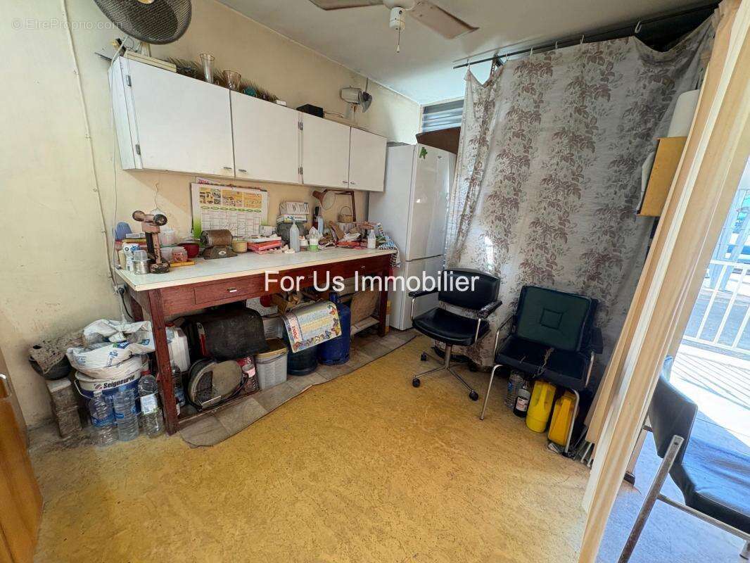 Commerce à POINTE-A-PITRE