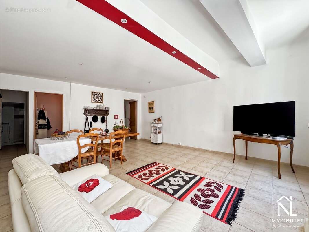 Appartement à SIGNES