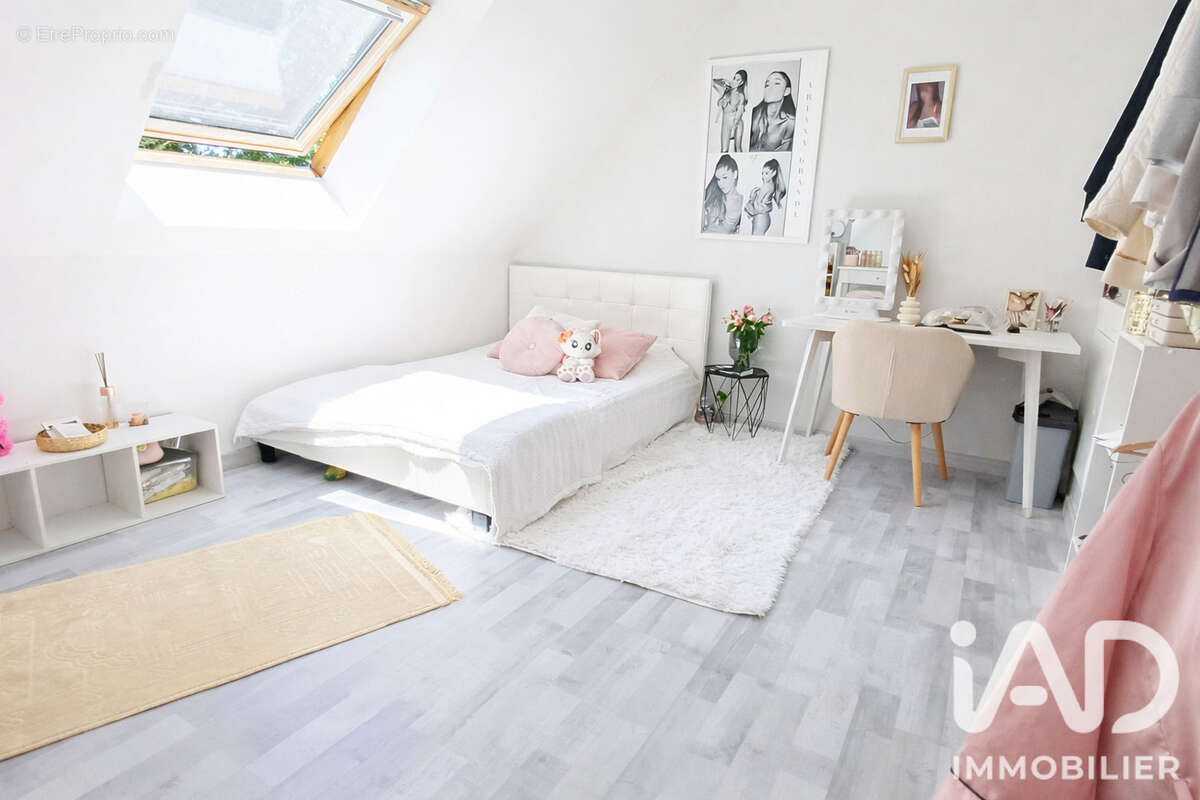 Maison 101 m² à La Chapelle-Du-Bois-Des-Faulx  - photo 7