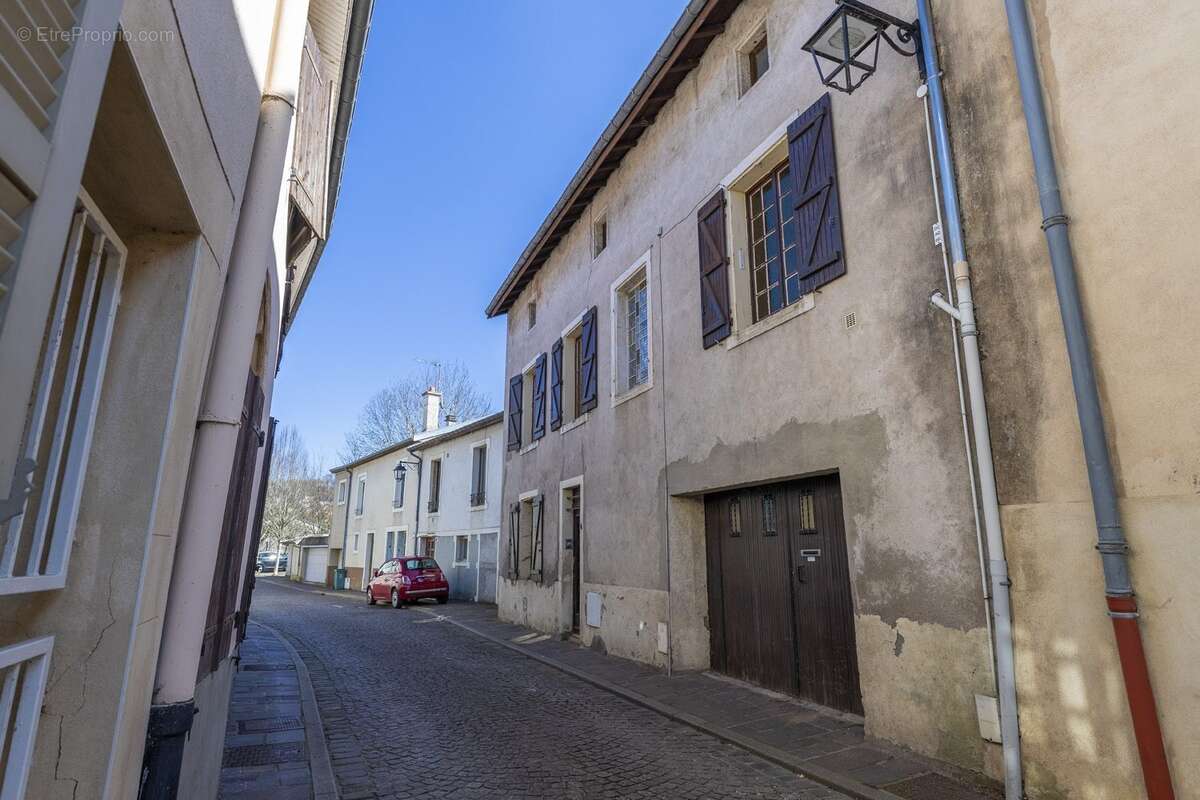Maison à DOMMARTEMONT