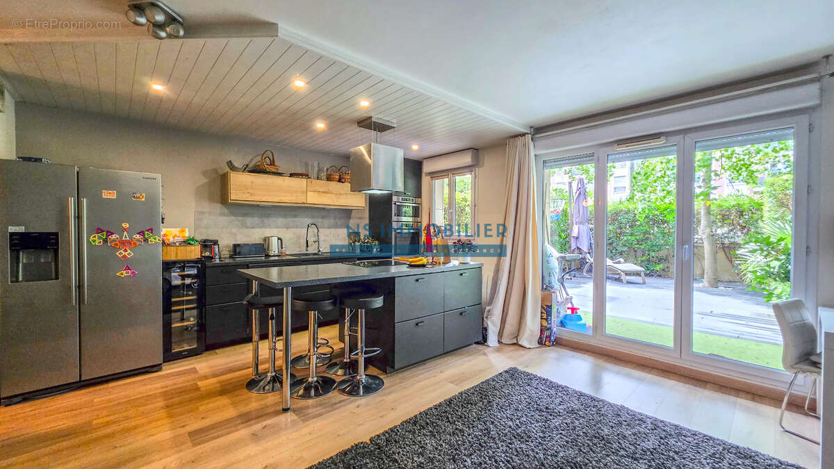 Appartement à SARTROUVILLE