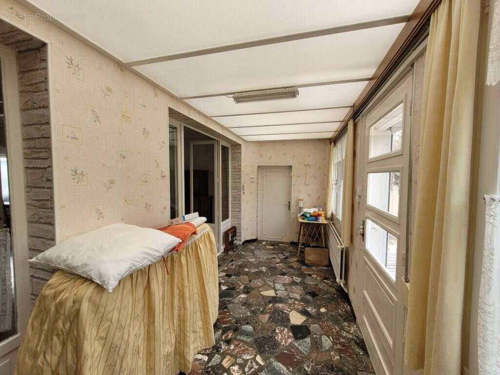 Maison à AVESNES-SUR-HELPE