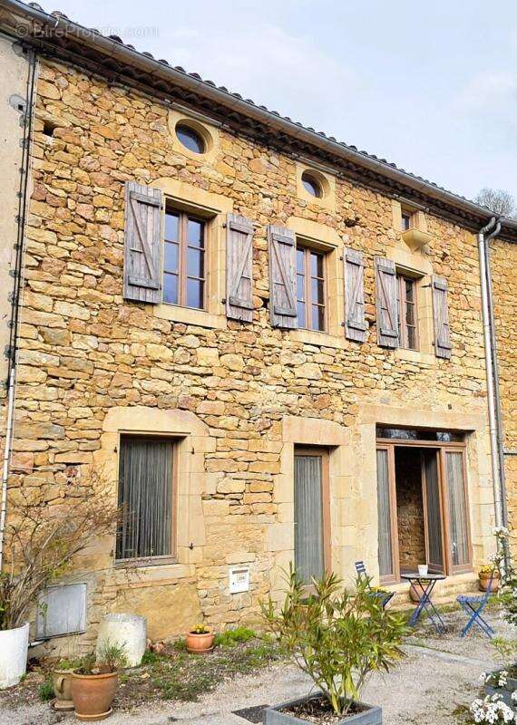 Maison à LARROQUE