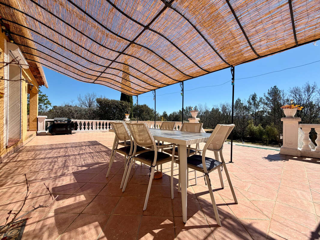 Maison à LA ROQUEBRUSSANNE