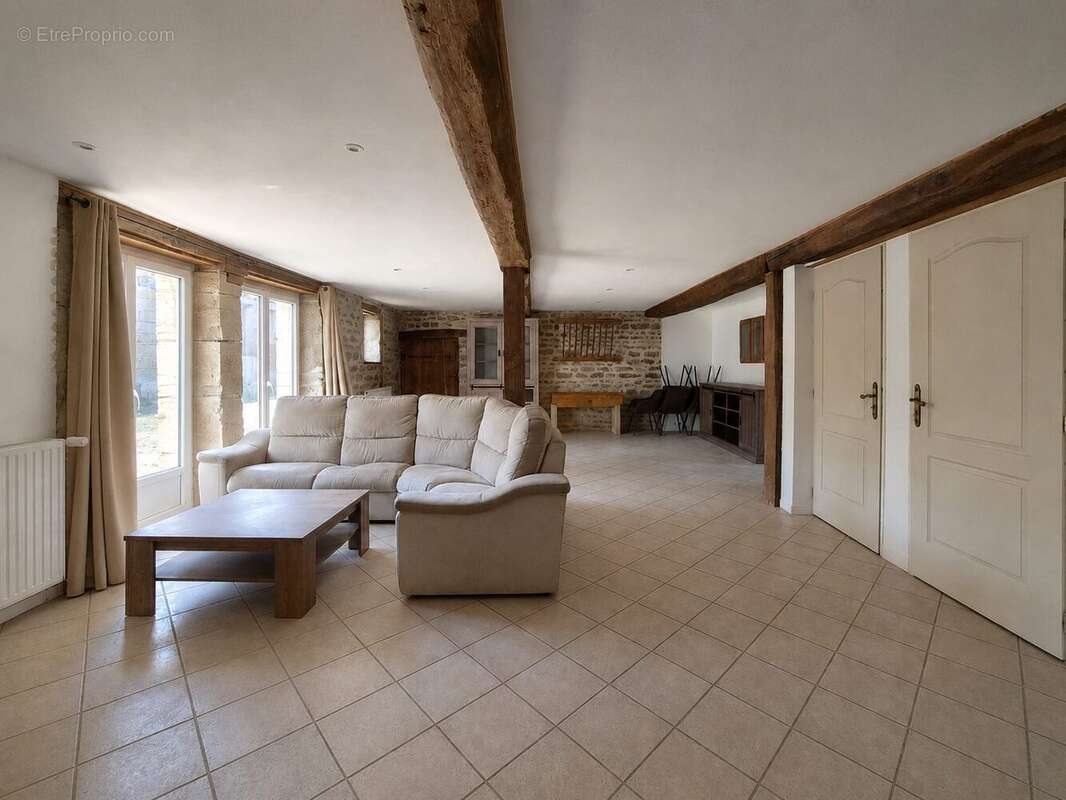 Maison à VIC-DES-PRES