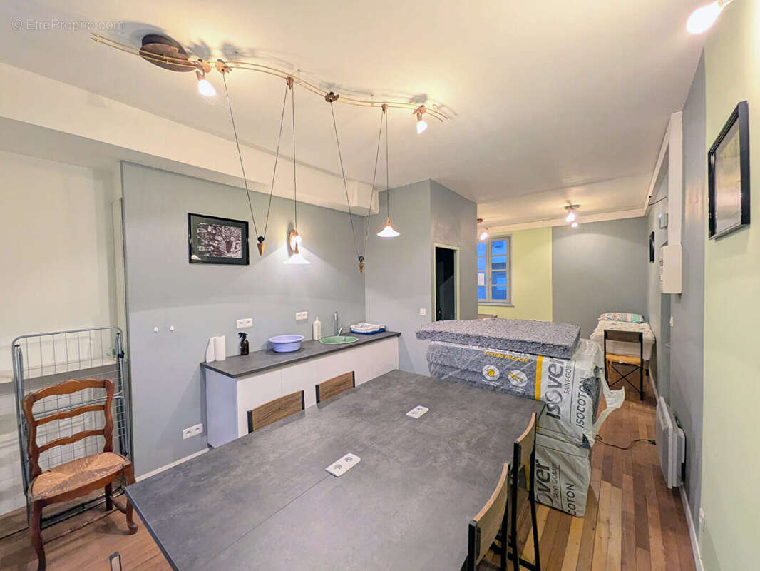 Appartement à VIC-SUR-CERE