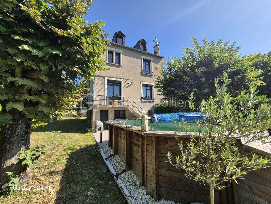 Maison à AZAY-LE-RIDEAU