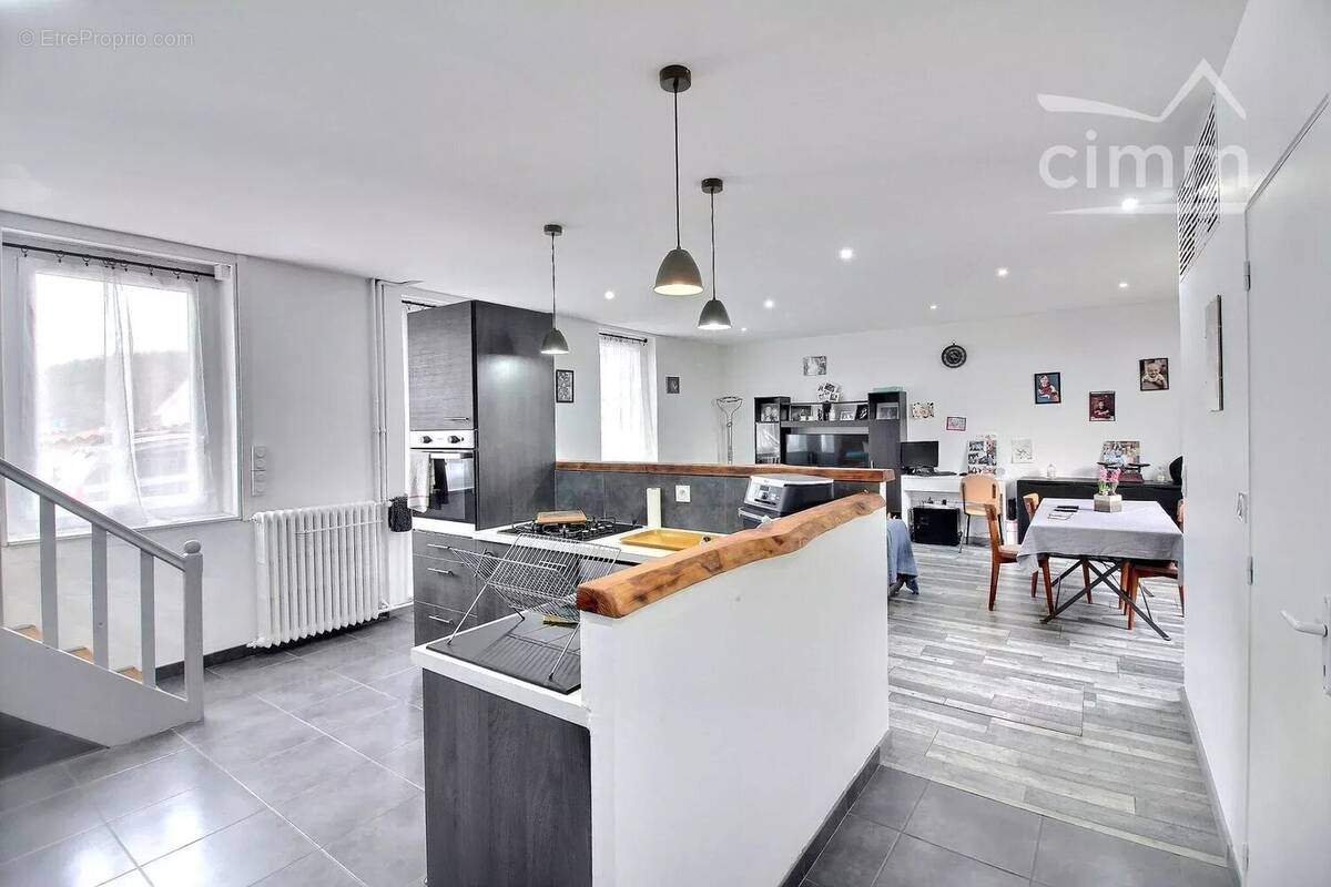 Maison à SAINT-JEAN-DE-BOURNAY