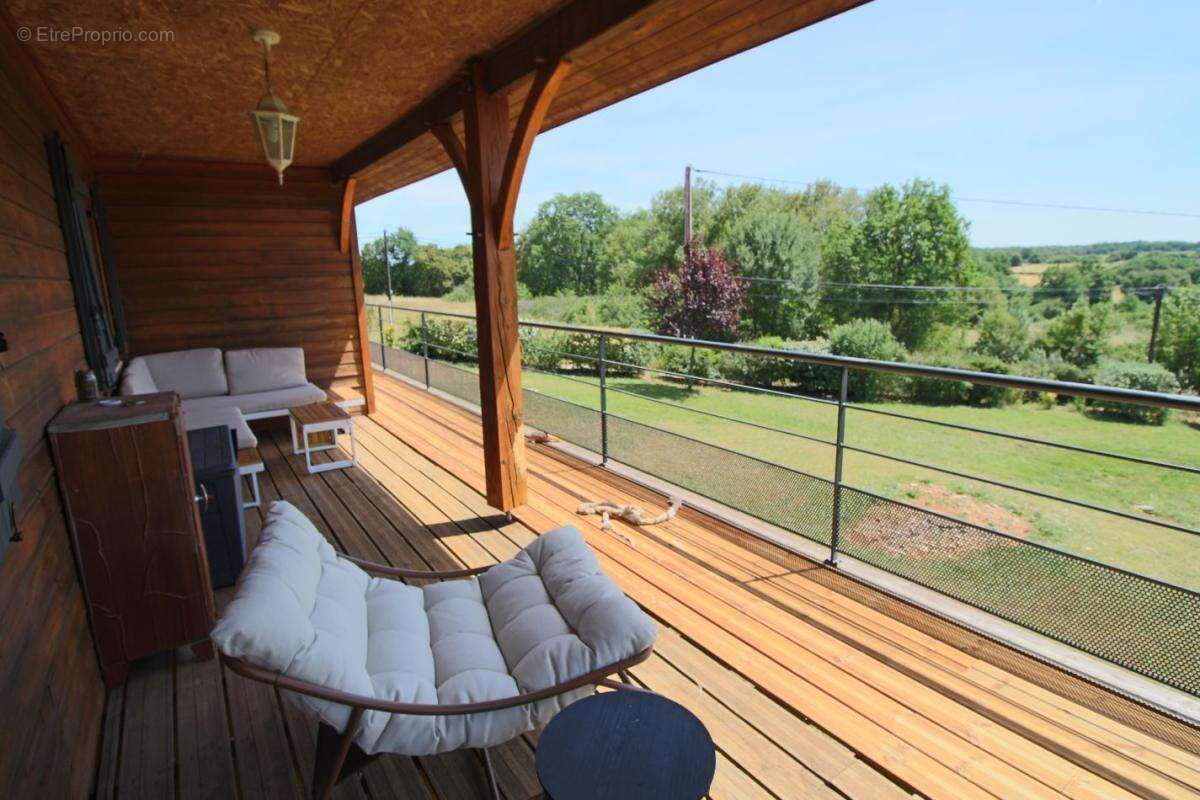 Maison 111 m² à Puy-L'eveque  - photo 3